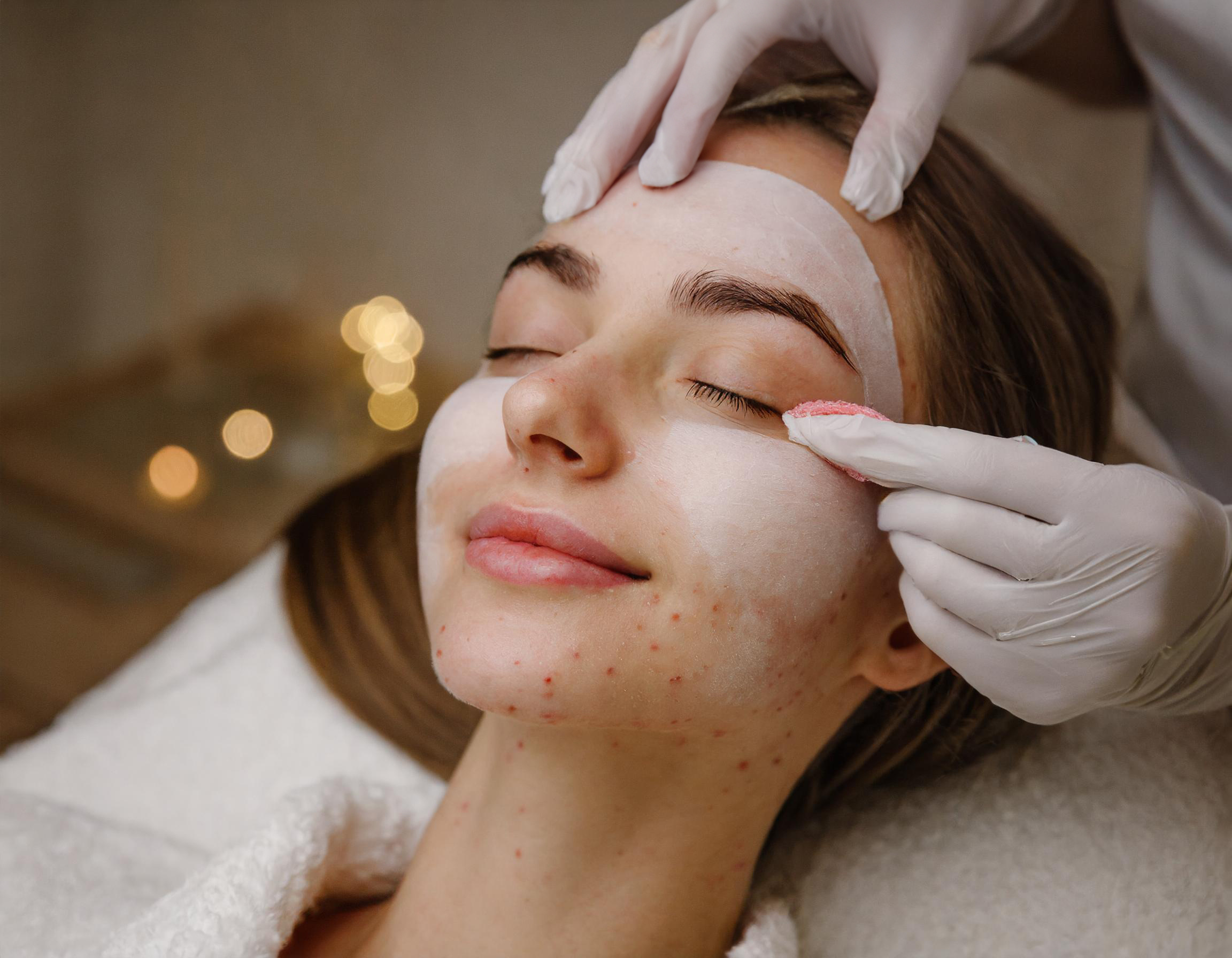 Pielęgnacja skóry atopowej u dorosłych — emolienty, składniki aktywne i codzienna rutyna