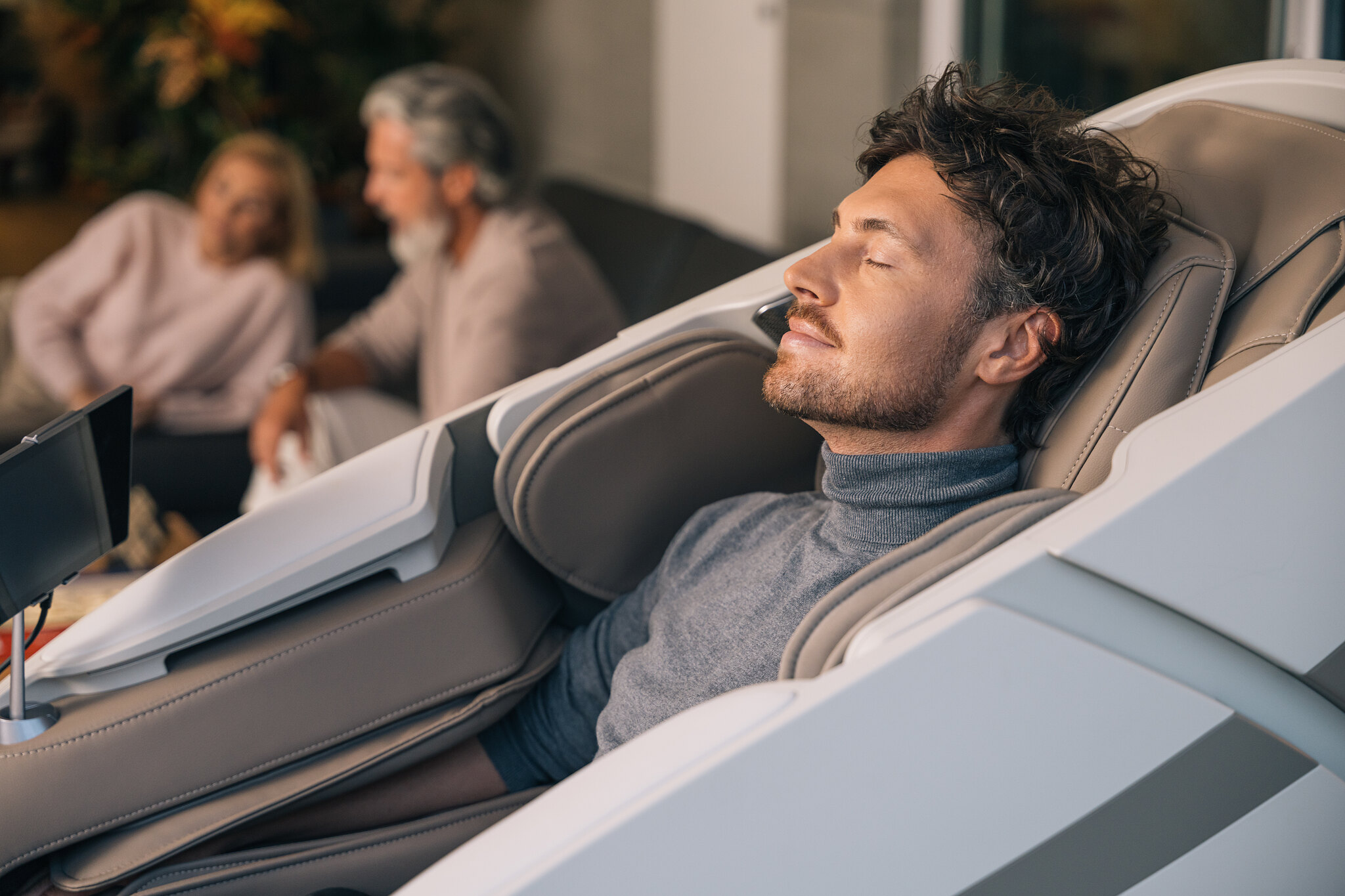 Codzienny ból pleców? Sprawdź, co może pomóc w jego łagodzeniu